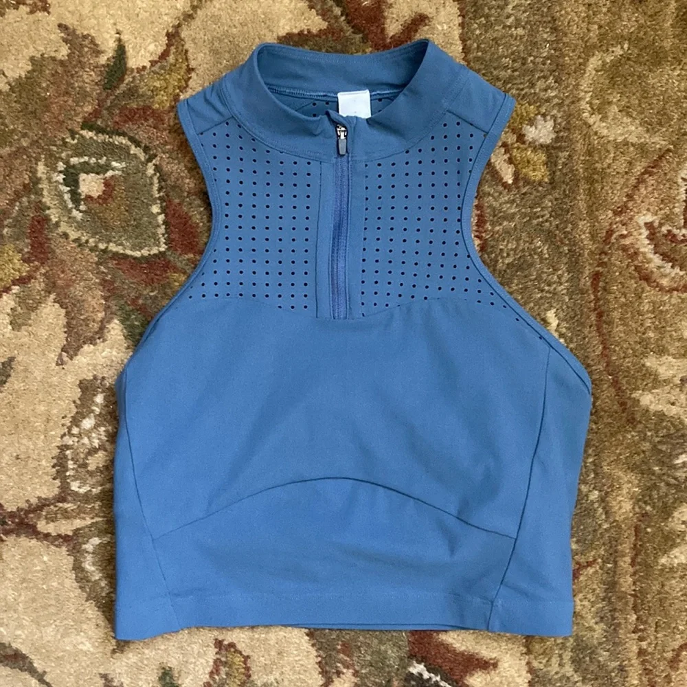 Lululemon Unleashed Strength Sports Bra Teal Color.